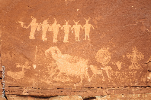 фотографія Petroglyphs at the Poison Spider Trailhead in Moab, Utah