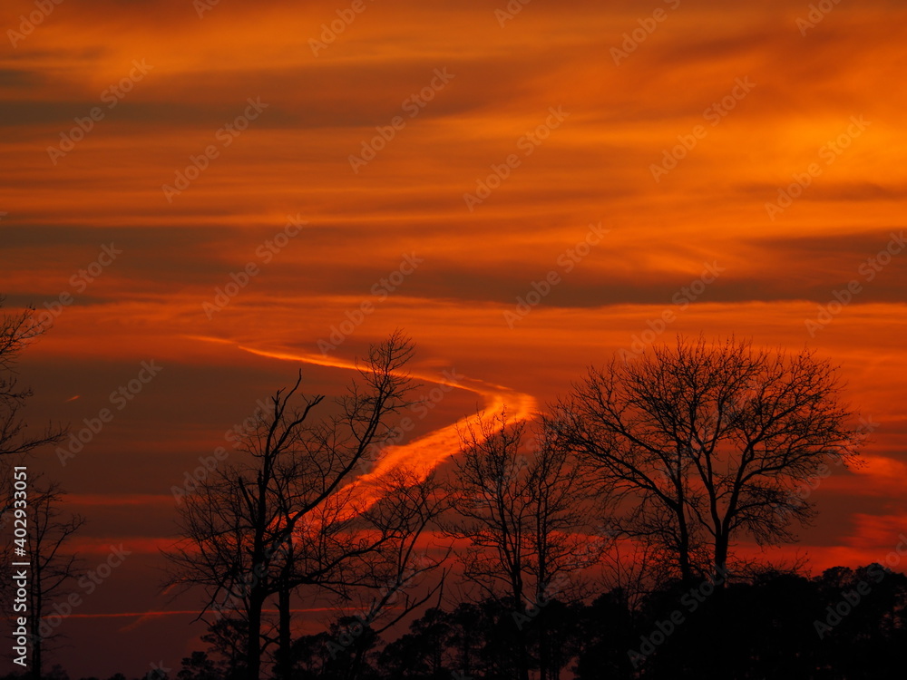 Obraz premium dramatic winter sunset over Chesapeake Bay