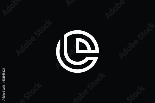 CL logo letter design on luxury background. LC logo monogram initials letter concept. CL icon logo design. LC elegant and Professional letter icon design on black background. L C CL LC