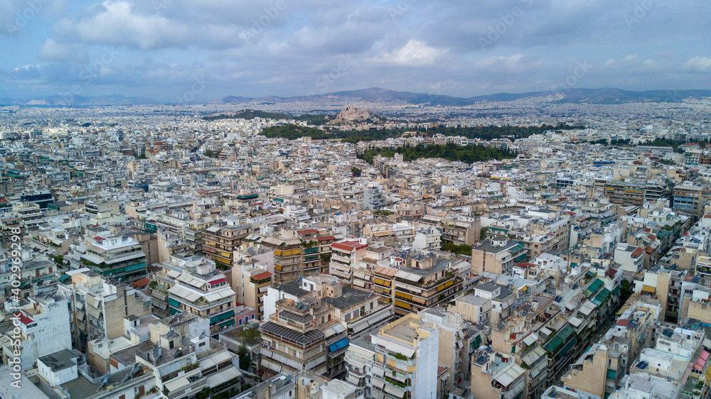 Obraz premium view of the city of the city of Athens from drone