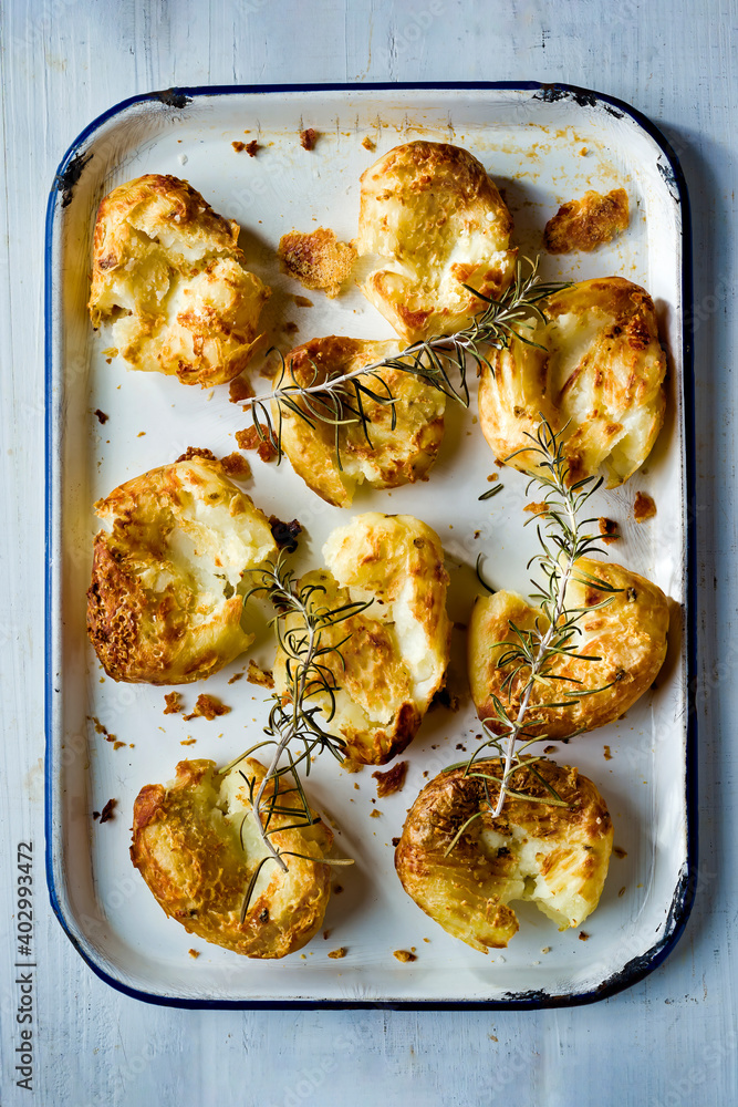 crispy golden baked smashed potatoes