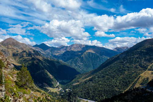 Valle pirenaico Andorra