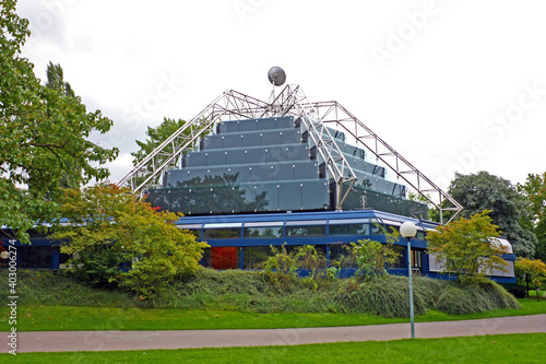 Obraz na płótnie Carl Zeiss Planetarium, Stuttgart w salonie
