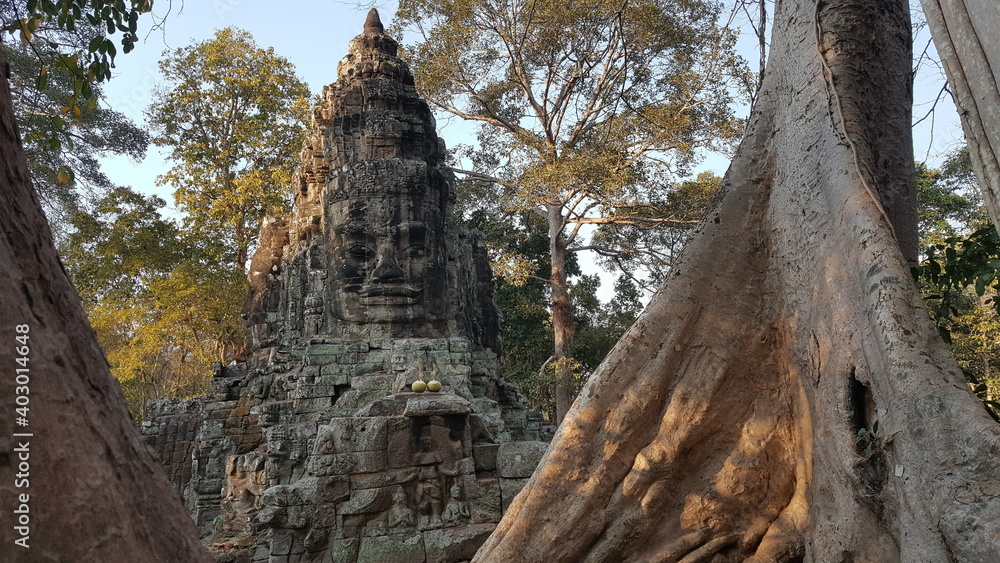 Cambodia. Angkor Thom city, Victory Gate. Built at the end of the 12th century, during the reign of Jayavarman VII. Siem Reap province.