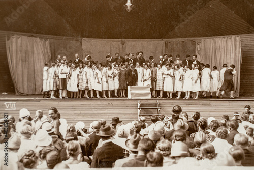 Valokuva Latvia - CIRCA 1930: An amateur choir at Latvian song competition