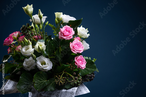 roses bouquet ok dark blue backround