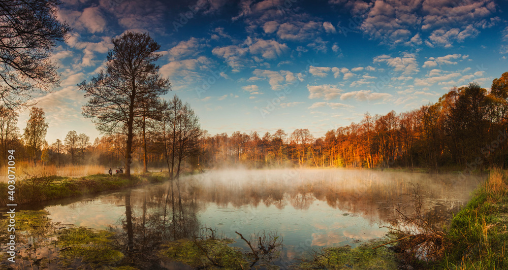 Fototapeta premium sunrise over the lake