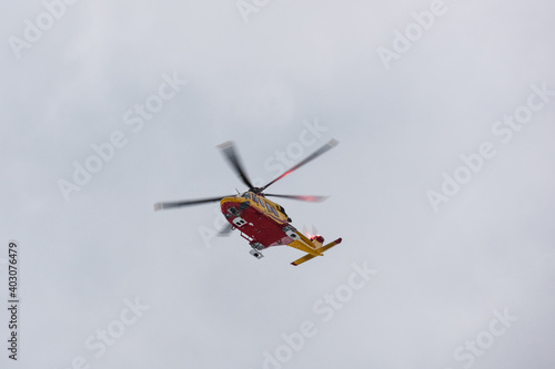elicottero in volo elicotteri soccorso soccorritori 