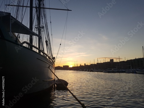 Bateau Port de Marseille 