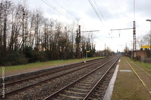 Voies de chemin de fer, ville de Polliat, département de l'Ain, France
