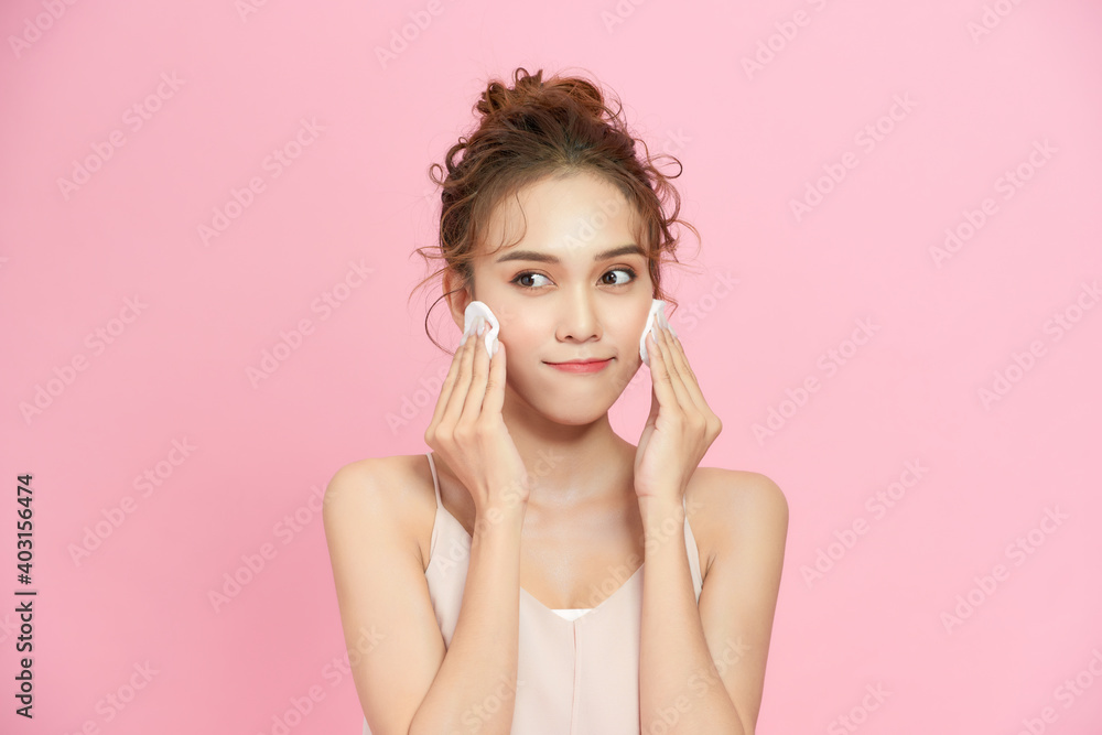 Model cleaning face with cosmetic white pad Model cleaning face with cosmetic white pad