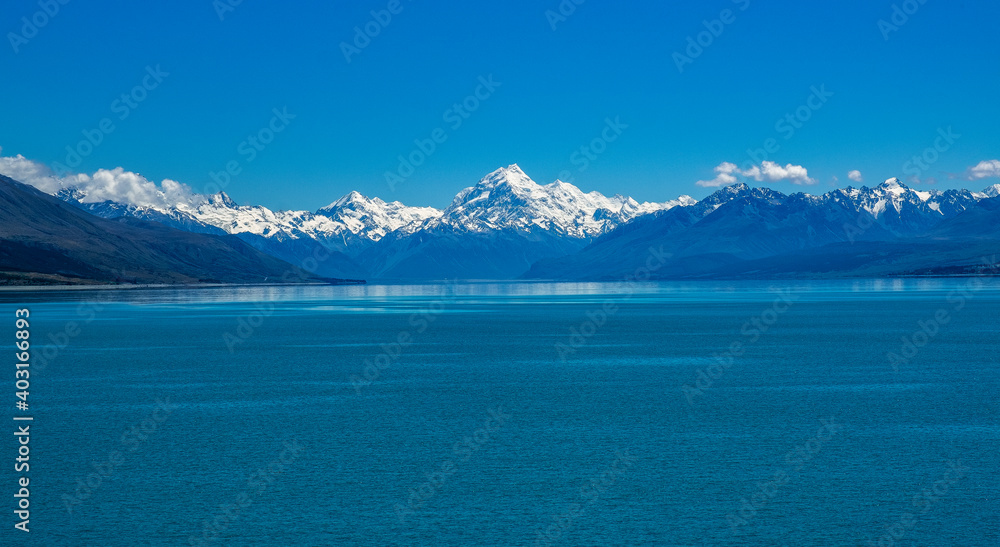 The mighty Mount Cook & the stunning Lake Pukaki
The blue color of Lake Pukaki is due to fine glacial flour in the water. 