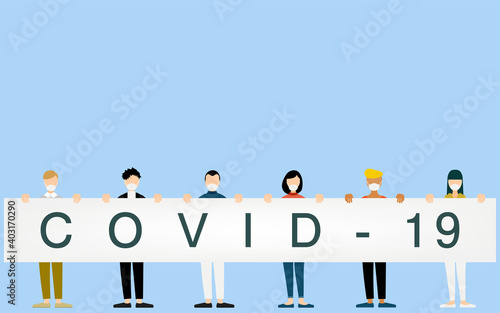 COVID-19と書かれたボードを掲げ持つ多国籍の人々