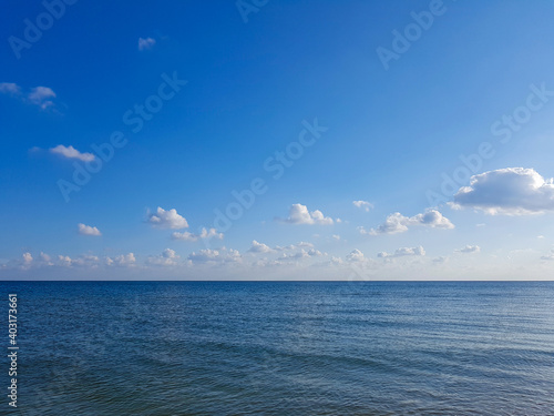 Fototapeta Naklejka Na Ścianę i Meble -  The sea of Azov under the blue sky