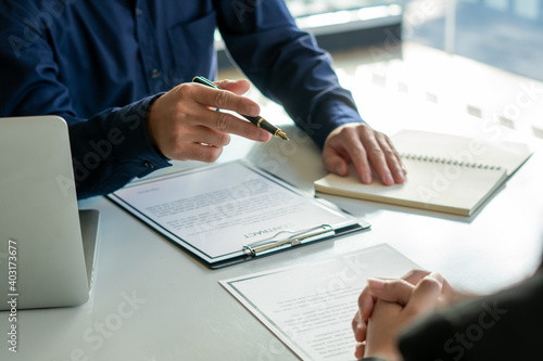 Фотография Job interviewers are suggesting employees apply for jobs back to improve their resumes