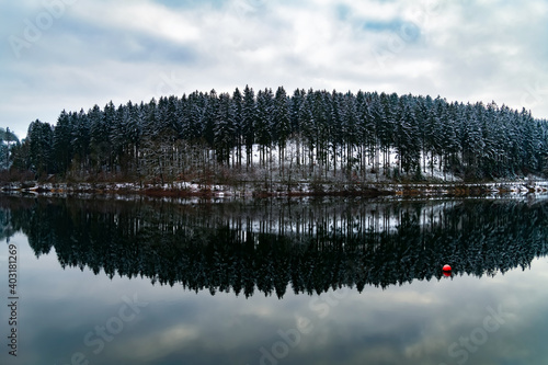 Fürwiggetalsperre Stausee Sauerland Winter Wald Spiegelung Schnee Jahrezeit Reflektion Oberfläche Damm Wald Hügel Deutschland Reservoir Trinkwasser Naturschutzgebiet Erholung Wandern Ruhe Idyll  photo