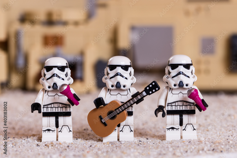 Fototapeta premium Lippstadt - Deutschland 3. Januar 2021 Lego Minifiguren aus Star Wars