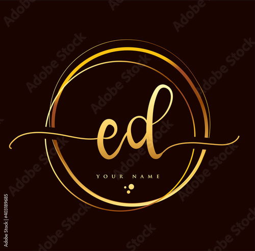 ED Initial handwriting logo golden color. Hand lettering Initials logo branding, Feminine and luxury logo design isolated on black background.