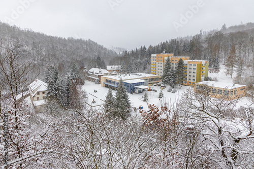 Wallpaper Mural Blick über das winterliche Alexisbad Torontodigital.ca