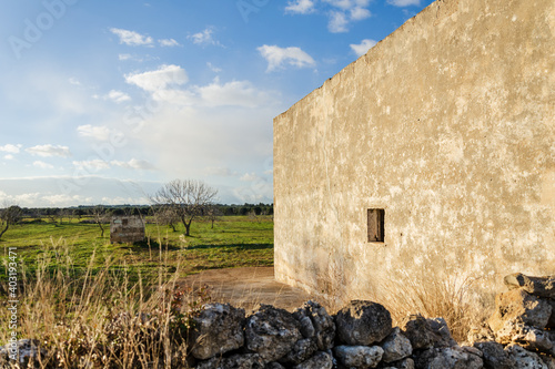 Foto Casolare abbandonato nella campagna pugliese