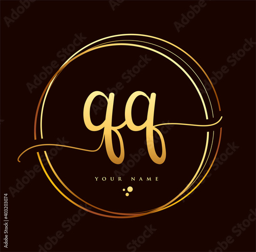 QQ Initial handwriting logo golden color. Hand lettering Initials logo branding, Feminine and luxury logo design isolated on black background.