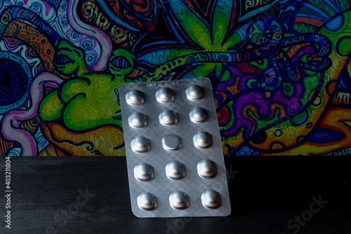 Vitamins drugs, anti-depressants or common medicines?  Photo of the story behind pills and capsules