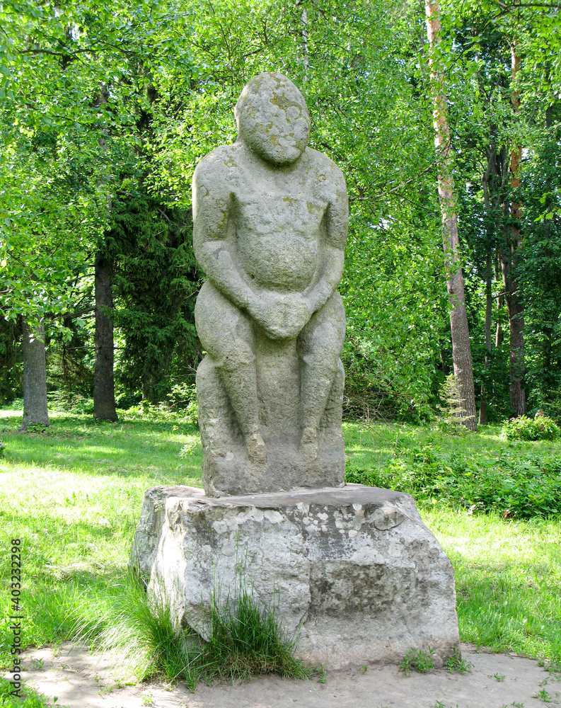 statue 