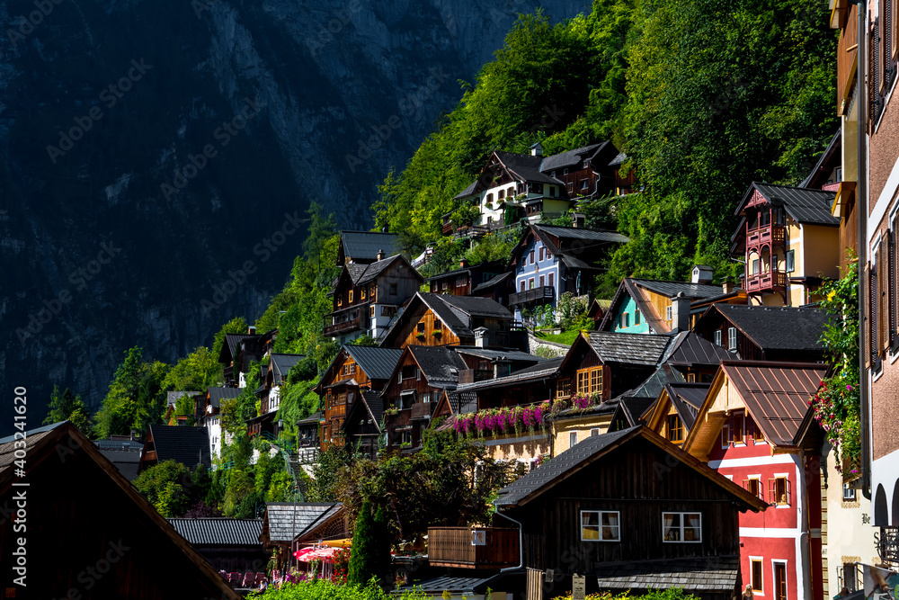 Obraz premium Picturesque Lakeside Town Hallstatt At Lake Hallstaetter See In Austria