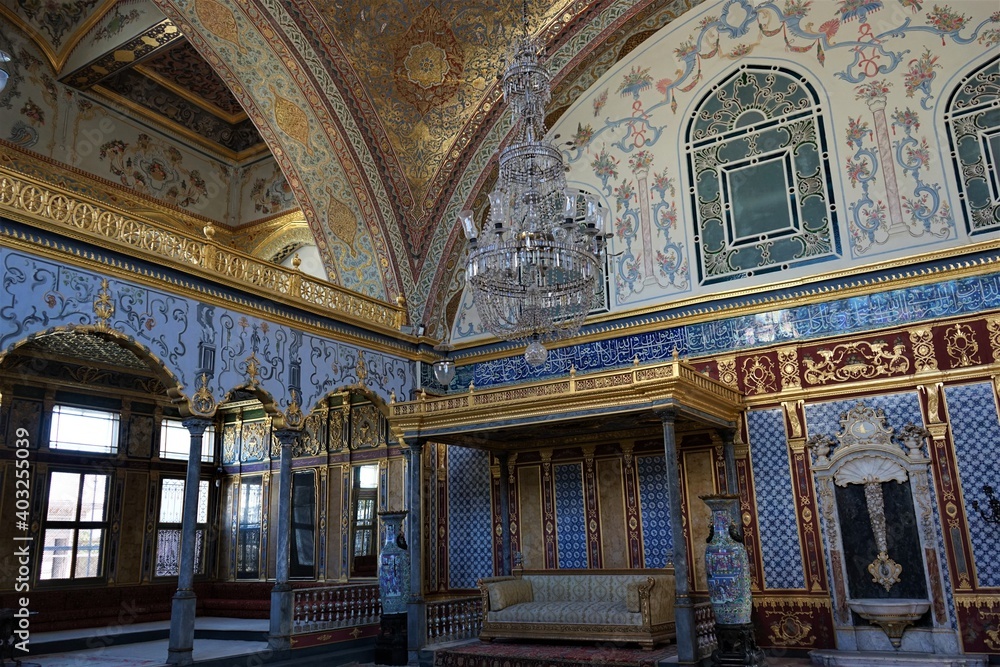 The luxurious and beautifully decorated Throne Room of Topkapi Palace , Istanbul, Turkey