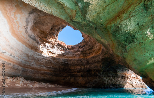 Fototapeta Naklejka Na Ścianę i Meble -  view of the inside of the Benagil Cave on the Algarve coast of Portugal