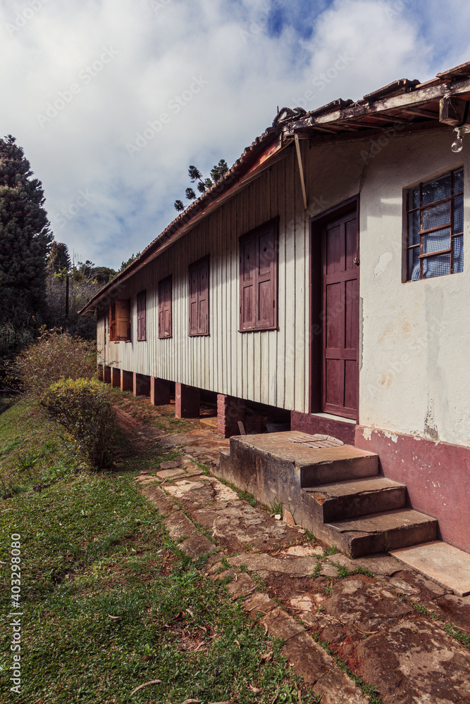 Casa rústica em fazenda na região de Campos do Jordão, Serra da Mantiqueira, São Paulo, Brasil