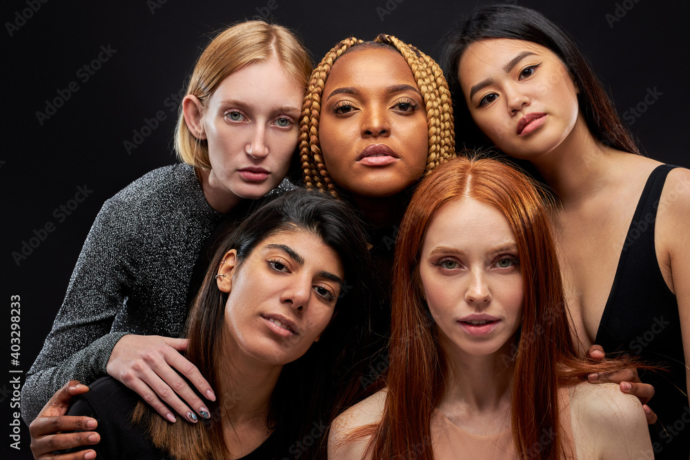 Obraz premium diverse women looking at camera, mixed race group of women have natural beauty, posing