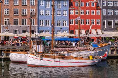 Scenic summer view of color buildings and boats of Nyhavn in Copenhagen, Denmark © Elenarts