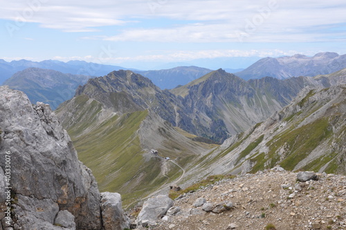 Skalisty, górski krajobraz Dolomitów, Włochy