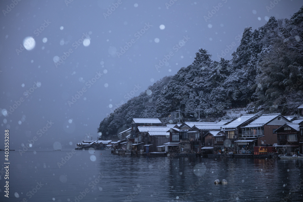 京都府 伊根の舟屋 雪景色