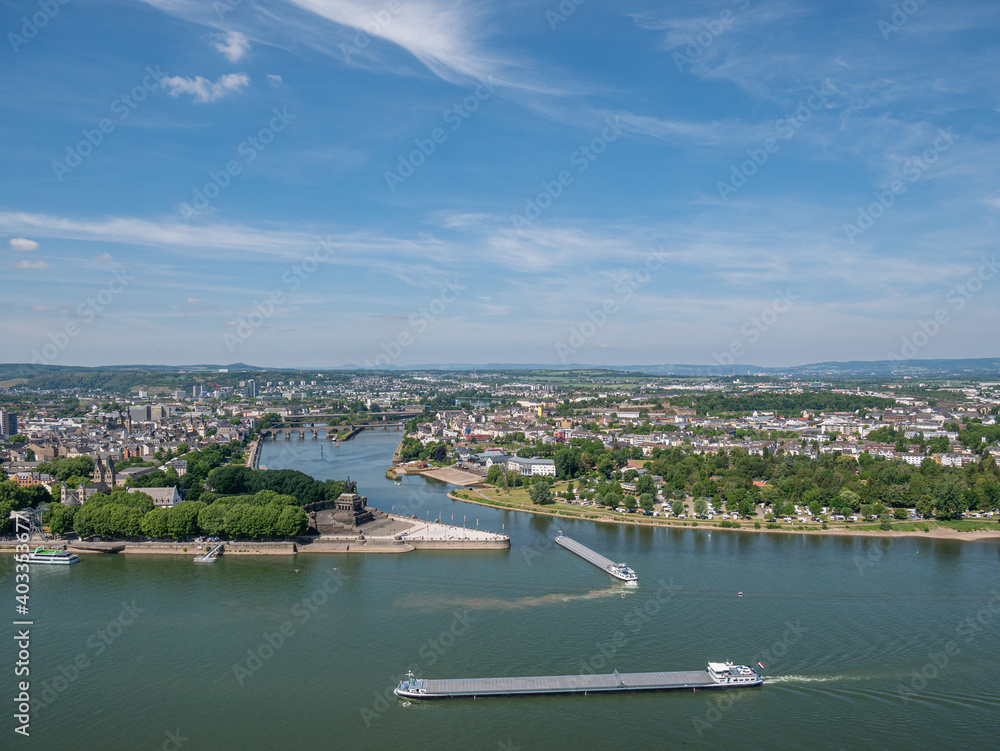 Das Deutsche Eck in Koblenz mit Mosel und Rhein