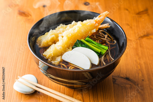 Canvas Print 温かい海老天そば　Japanese Tempura prawn soba noodles