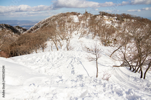 Wallpaper Mural 望湖台より御在所岳山頂方面のフカフカの雪景色 Torontodigital.ca