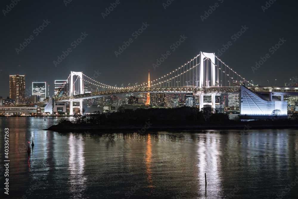 Rainbow Bridge and Tokyo Tower at night viewed from Odaiba　お台場から観たレインボーブリッジと東京タワー 夜景