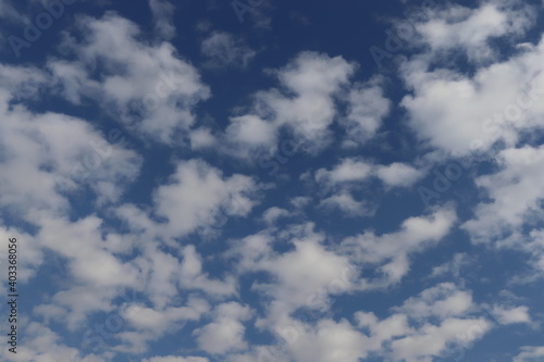 Foto blue sky and white clouds, background