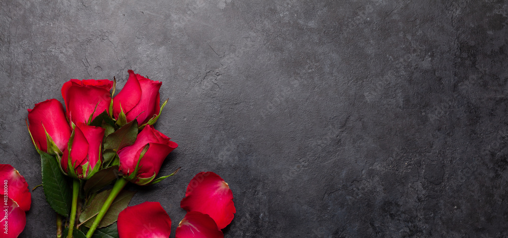 Valentines day greeting card with red rose flowers Valentines day greeting card with red rose flowers