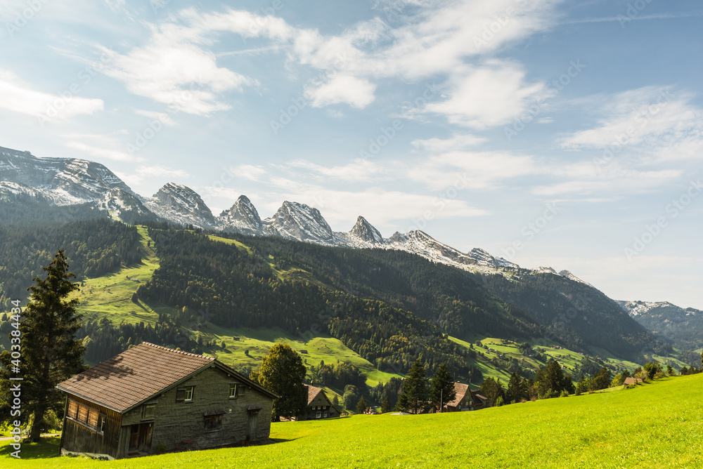 Landschaft im Toggenburg mit Blick auf die Churfirsten, Kanton St. Gallen, Schweiz 