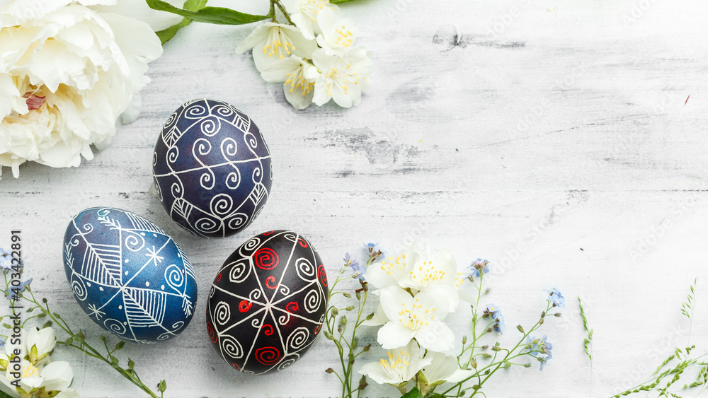 Pysanky Ukrainian Easter Eggs on shabby background - obrazy, fototapety, plakaty 
