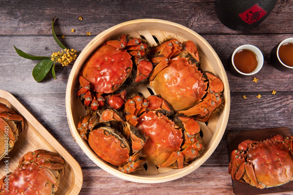 steamed chinese mitten crab with yellow wine, shanghai hairy crab