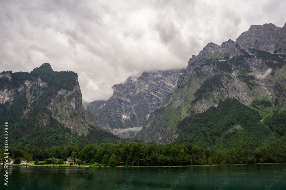 Obraz premium lake in the mountains
