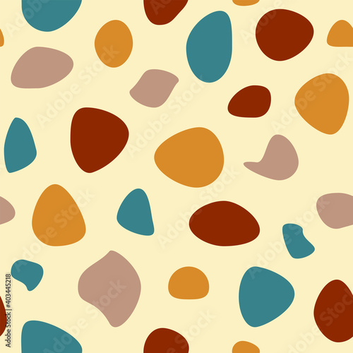 Trendy abstract geometric seamless pattern with retro colors. Irregular shapes geometrical design for background, fabric, web, card, banner. Mid century style. 1950s vibes nostalgic vintage motif.