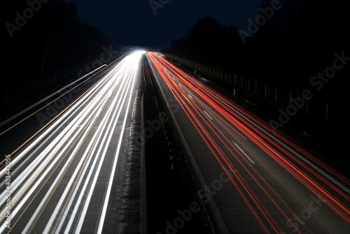 Auto Lichter auf der Autobahn