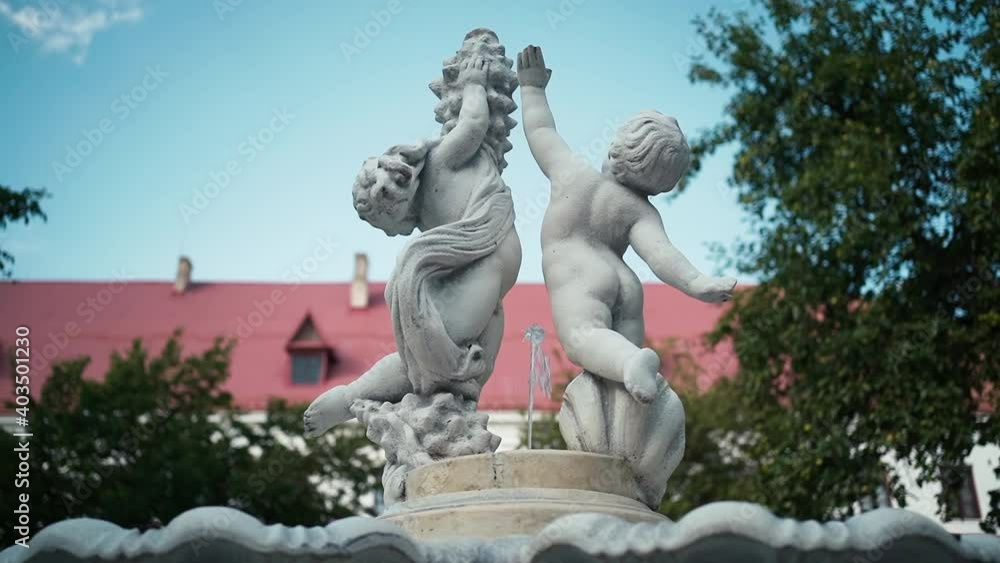 Angels Under The Drops Of The Fountain Angels Under The Drops Of The Fountain
