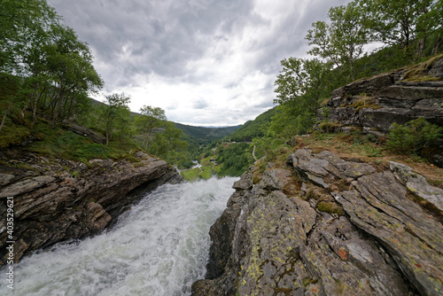 Norwegen - Samnanger - Fossen Bratte Wasserfall photo