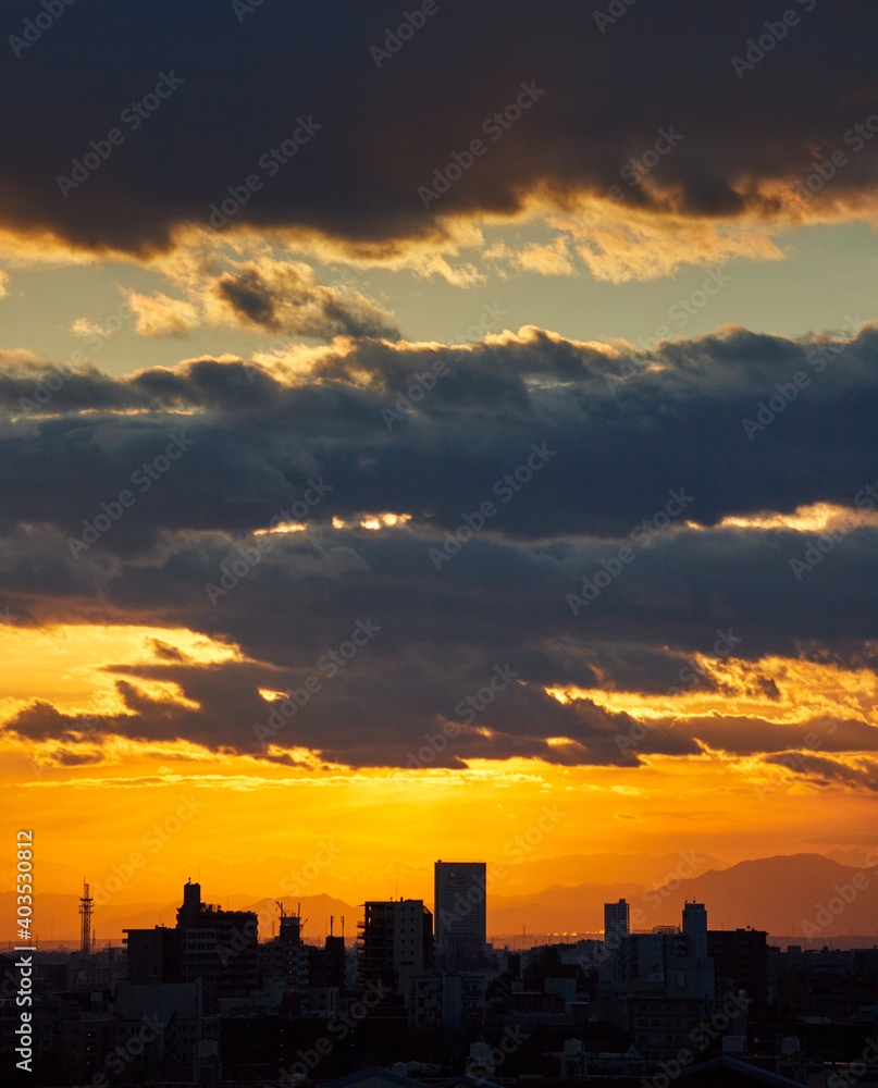 名古屋市上空の綺麗な夕焼けの風景